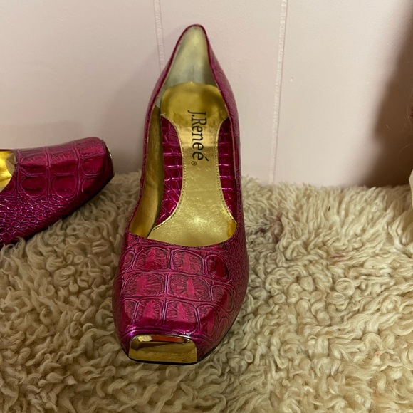 J . Renee size 9,5 man made leather pink gold pumps in excellent condition. - Picture 2 of 9